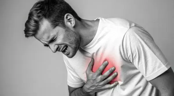 Infarctul nu mai ține cont de vârstă: 4 semne de alarmă pe care tinerii le ignoră